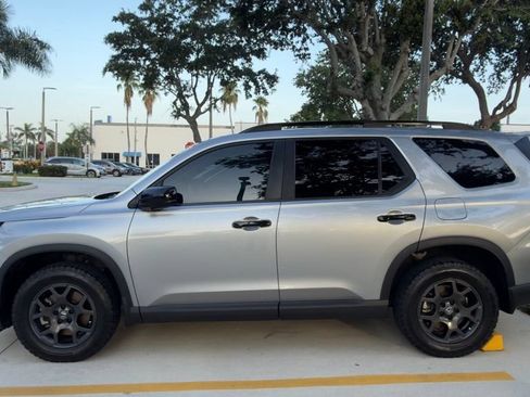 Used 2024 Honda Pilot TrailSport image 7