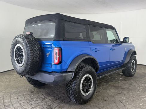 Certified 2022 Ford Bronco Outer Banks w/ Sasquatch Package AWD/4WD image 9