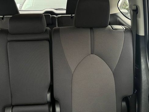 Used 2025 Toyota Highlander LE FWD image 36