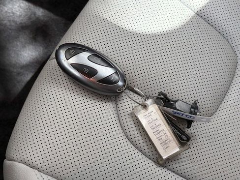 Used 2025 Hyundai Elantra Limited image 20