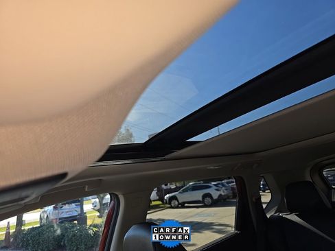 Used 2021 Nissan Rogue SV w/ Premium Package image 17