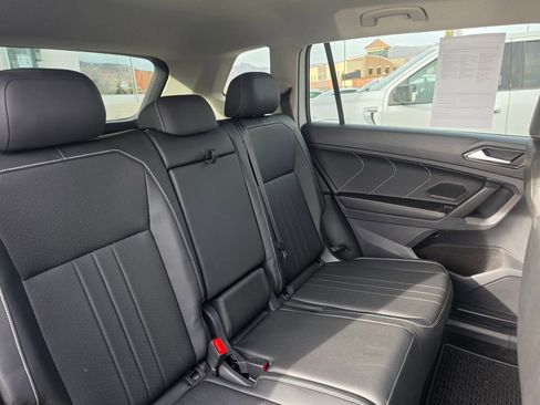 Used 2023 Volkswagen Tiguan SE image 13