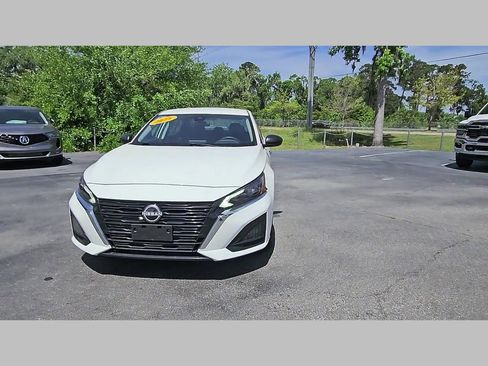 Used 2025 Nissan Altima 2.5 SV image 39