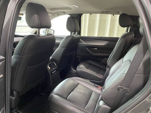 Used 2024 MAZDA CX-90 Plug-In Hybrid w/ Preferred AWD/4WD image 16