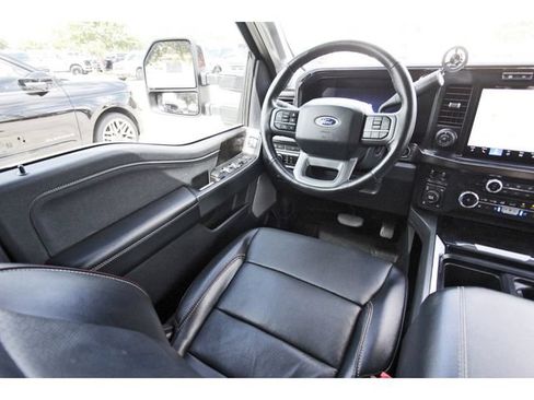 Used 2024 Ford F250 Lariat w/ Lariat Ultimate Package AWD/4WD image 7