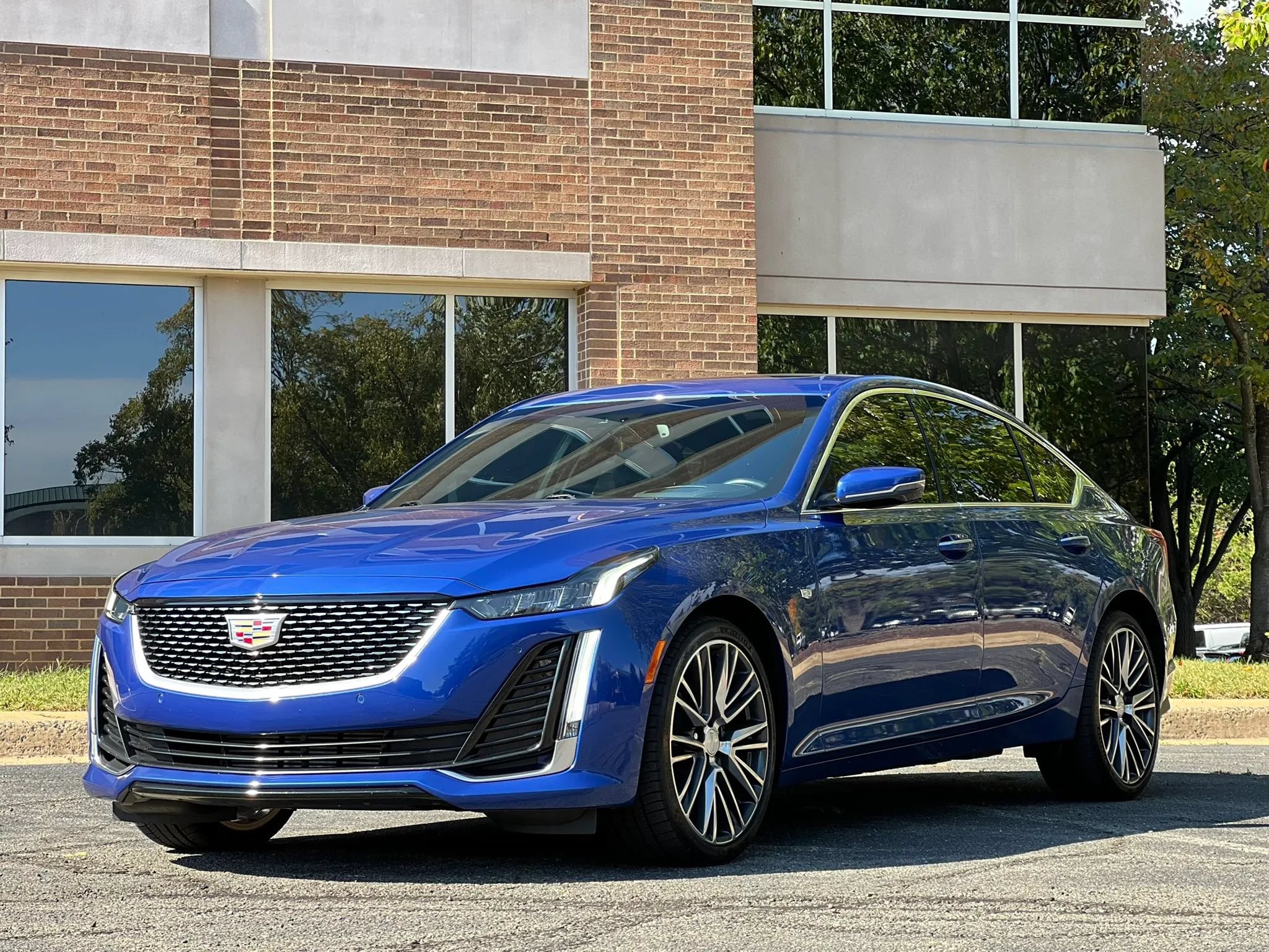 Used 2023 Cadillac CT5 Luxury AWD/4WD image 1