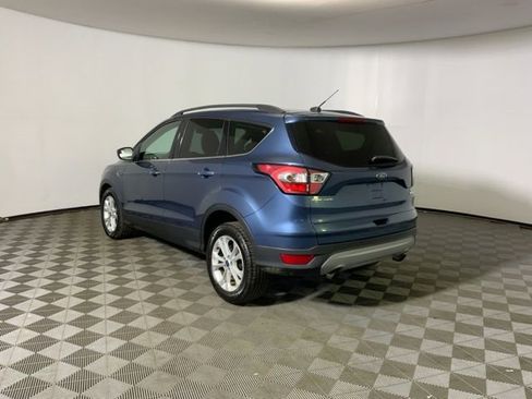 Used 2018 Ford Escape SE image 9