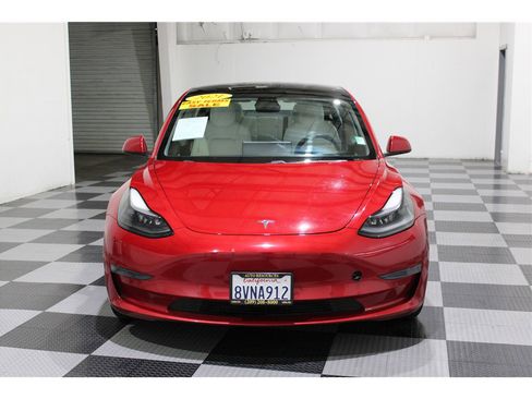 Used 2021 Tesla Model 3 Standard Range Plus image 2