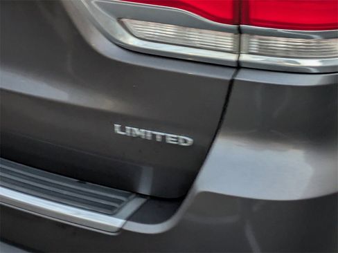 Used 2018 Jeep Grand Cherokee Limited image 7