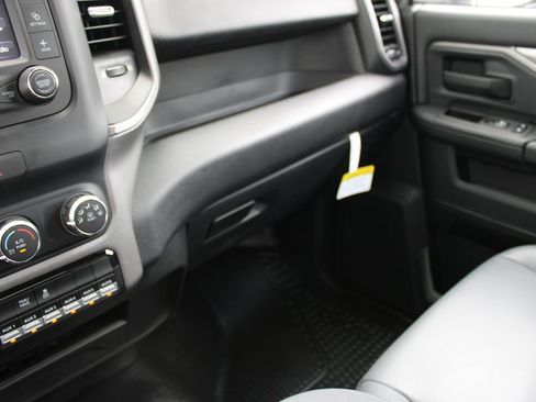 Used 2024 RAM 2500 Tradesman w/ Chrome Appearance Group AWD/4WD image 26