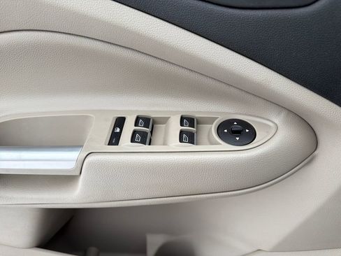 Used 2017 Ford Escape Titanium image 22