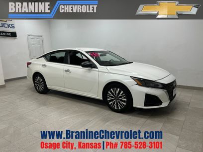 Used 2025 Nissan Altima 2.5 SV