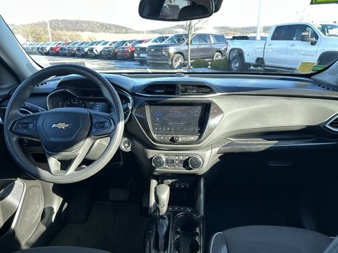 Used 2022 Chevrolet TrailBlazer LT w/ Convenience Package image 16