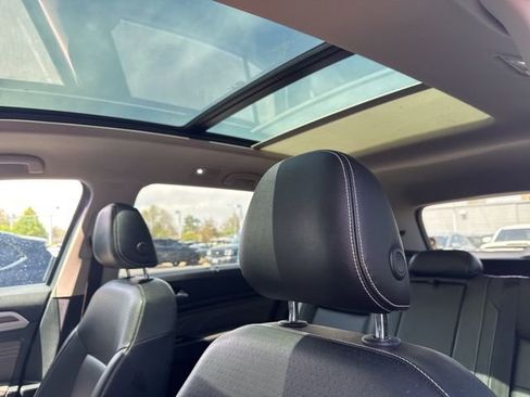 Used 2022 Volkswagen Atlas SEL AWD/4WD image 8