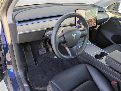 Used 2023 Tesla Model Y Long Range image 9