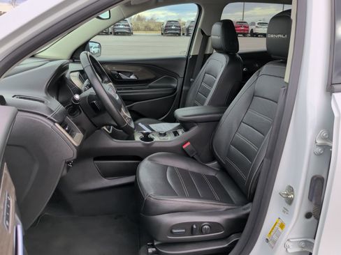 Used 2024 GMC Terrain Denali AWD/4WD image 9