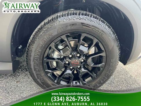 Used 2025 Nissan Armada PRO-4X w/ Pro-4X Premium Package AWD/4WD image 36