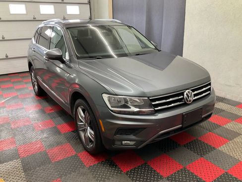 Used 2020 Volkswagen Tiguan SEL AWD/4WD image 1