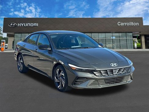 New 2025 Hyundai Elantra Sport image 3