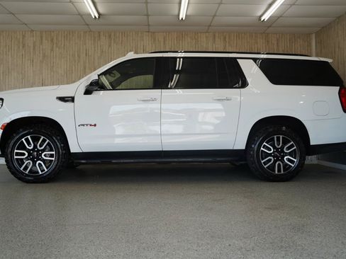 Used 2021 GMC Yukon XL AT4 w/ Rear Media and Nav Package AWD/4WD image 5
