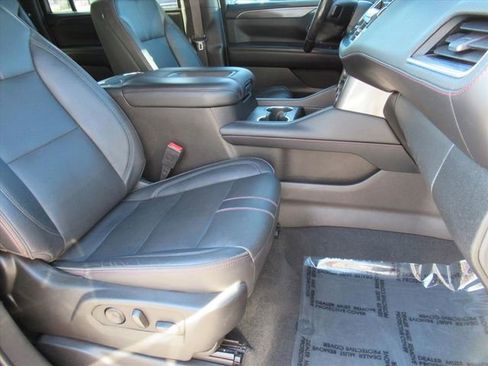 Used 2021 Chevrolet Suburban RST w/ Luxury Package image 10