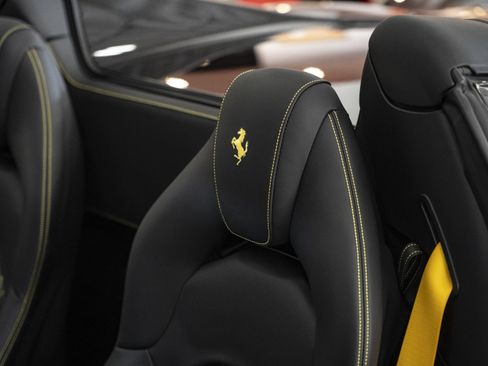 Certified 2022 Ferrari F8 Tributo RWD image 38
