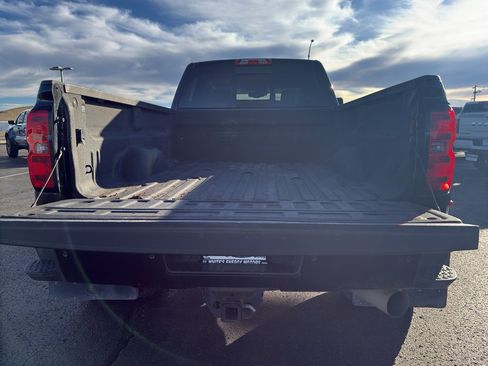 Used 2018 GMC Sierra 3500 Denali image 5