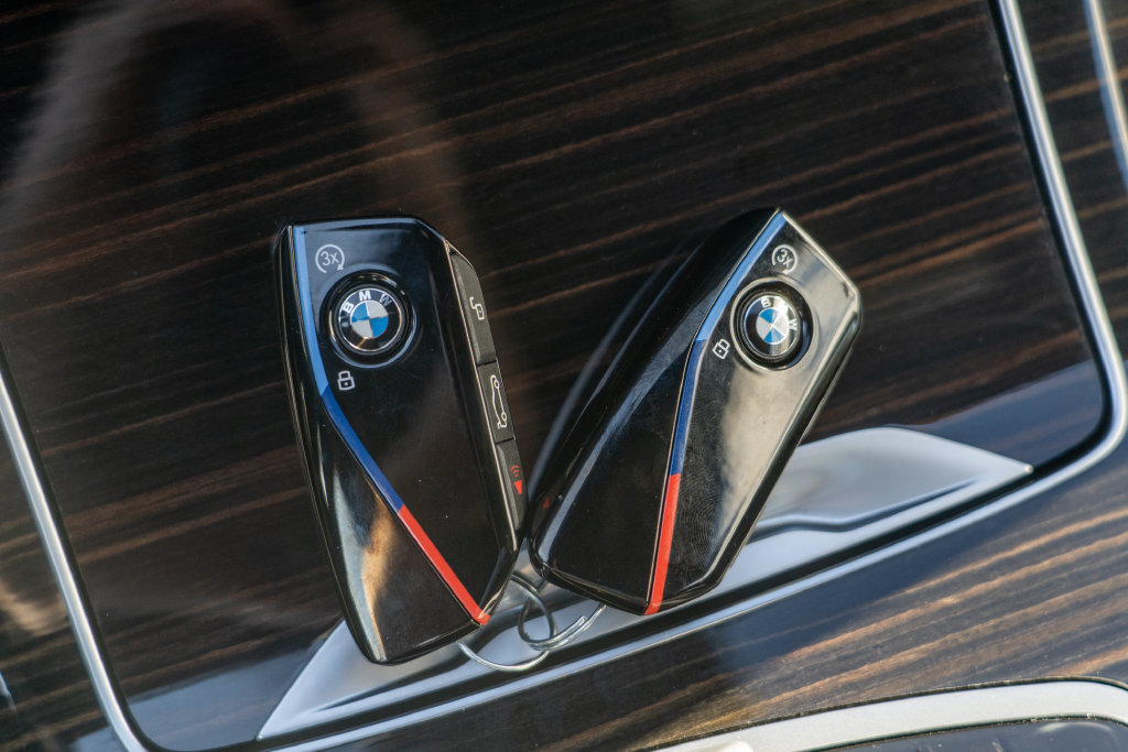 Used 2025 BMW X5 M60i AWD/4WD image 31