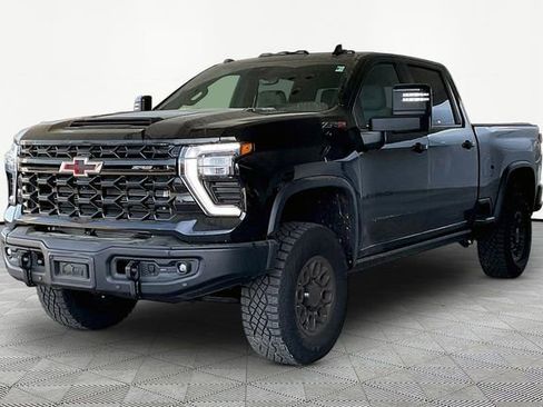 Used 2025 Chevrolet Silverado 2500 ZR2 w/ ZR2 Bison Edition image 3