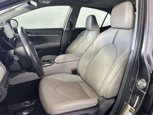 Used 2024 Toyota Camry XSE w/ Navigation Package image 11