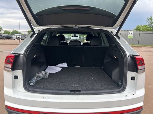 Used 2022 Volkswagen Atlas Cross Sport SE AWD/4WD image 11