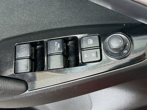 Used 2017 MAZDA MAZDA3 Sport image 24