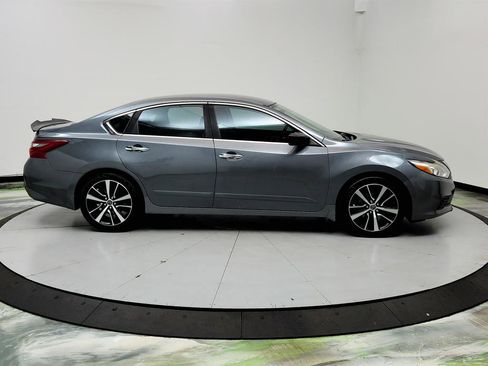 Used 2018 Nissan Altima 2.5 S w/ S Convenience Package image 4