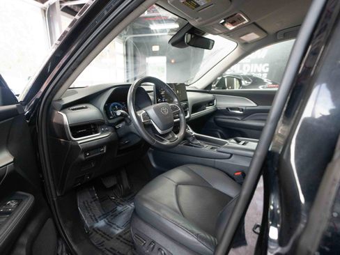 Used 2024 Toyota Grand Highlander XLE image 8
