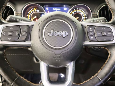 Used 2021 Jeep Gladiator Overland image 12