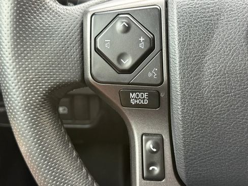 Used 2018 Toyota Tacoma TRD Off-Road AWD/4WD image 12