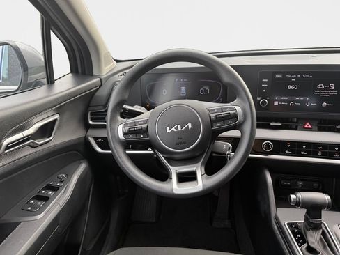 Used 2025 Kia Sportage LX FWD image 11