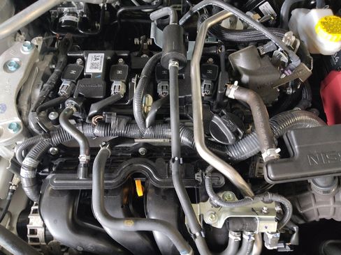 Used 2025 Nissan Sentra S FWD image 30