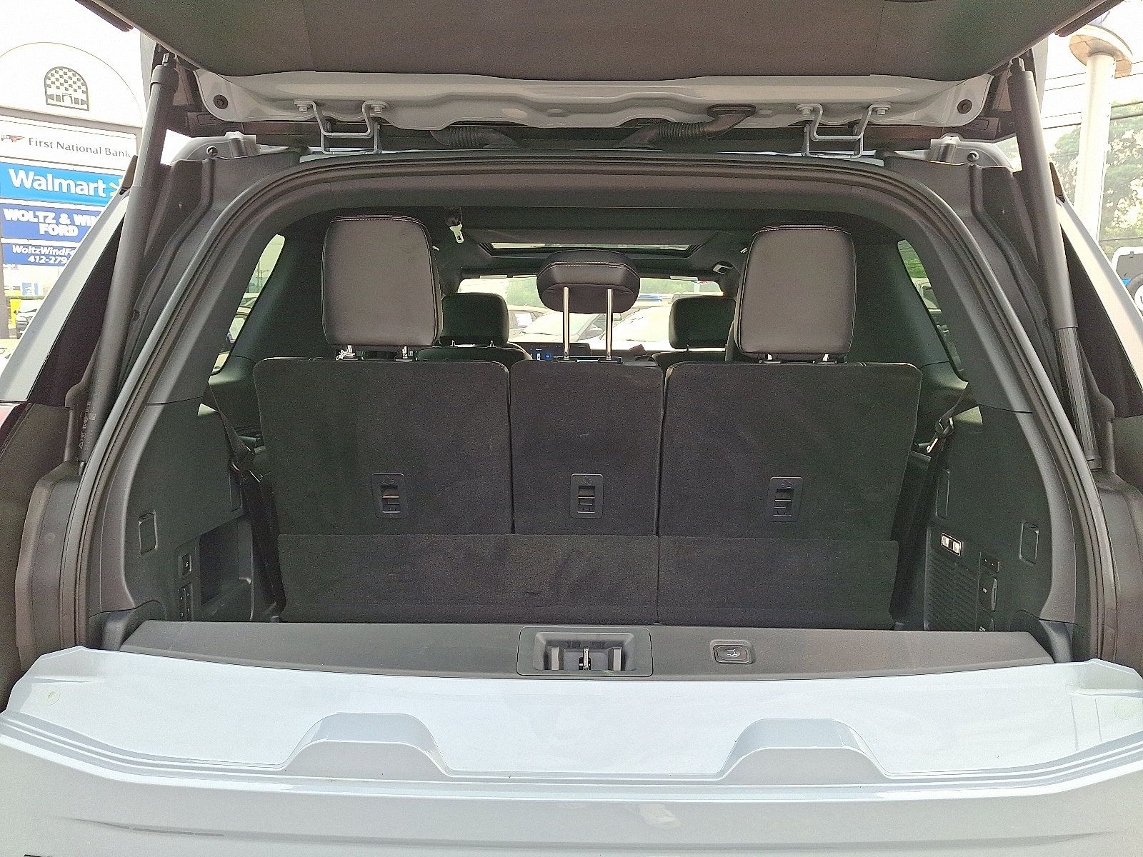 Certified 2025 Ford Expedition Platinum w/ Stealth Appearance Package AWD/4WD image 28