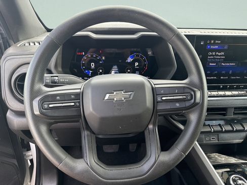 Used 2025 Chevrolet Colorado Trail Boss AWD/4WD image 9