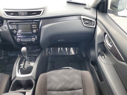 Used 2015 Nissan Rogue SV image 14
