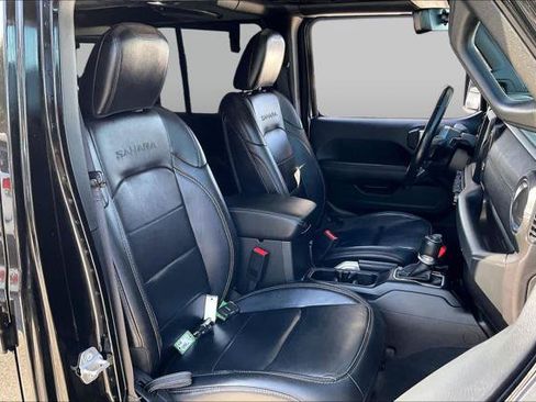 Certified 2018 Jeep Wrangler Unlimited Sahara AWD/4WD image 9