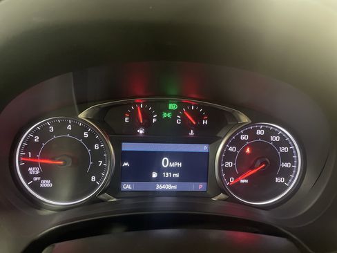 Used 2024 GMC Terrain SLT image 19