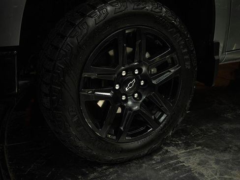 Used 2025 Chevrolet Silverado 1500 Custom Trail Boss AWD/4WD image 3