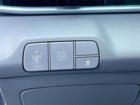 New 2025 Hyundai Elantra SEL image 10