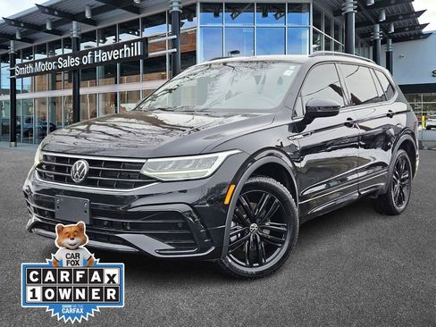 Used 2022 Volkswagen Tiguan SE R-Line image 1