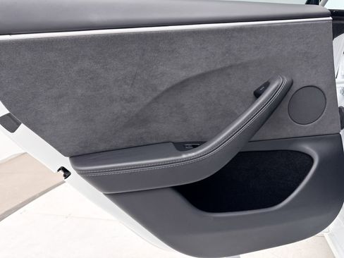 Used 2024 Tesla Model 3 Performance image 32