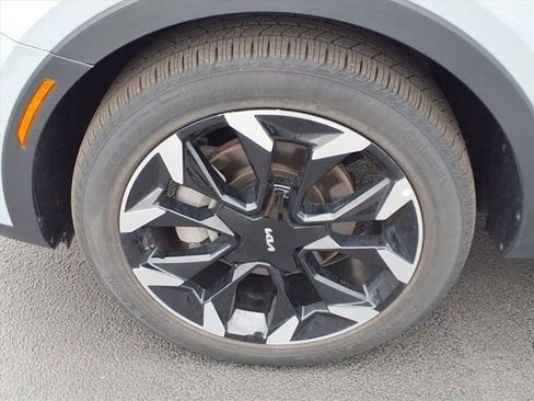 Used 2025 Kia Sorento SX image 34
