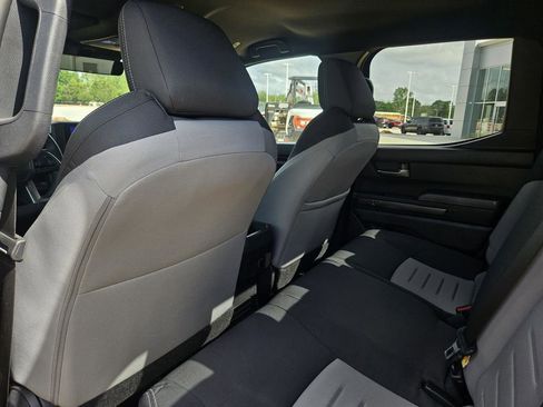 Used 2024 Toyota Tacoma TRD Off-Road AWD/4WD image 31