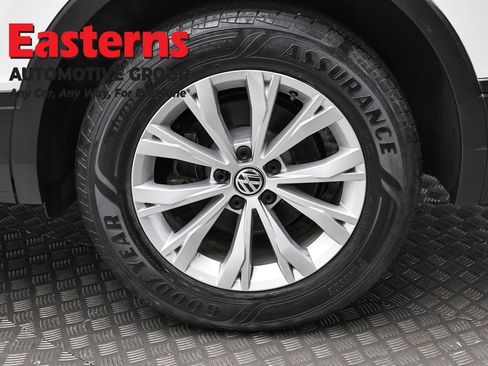 Used 2020 Volkswagen Tiguan S image 8